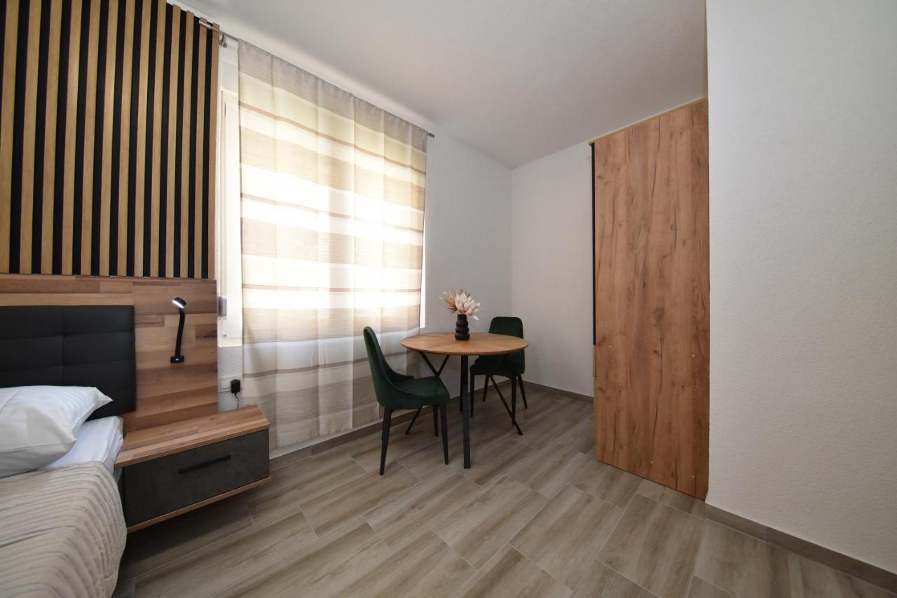 Sofia'S Studio & Room Zara Esterno foto