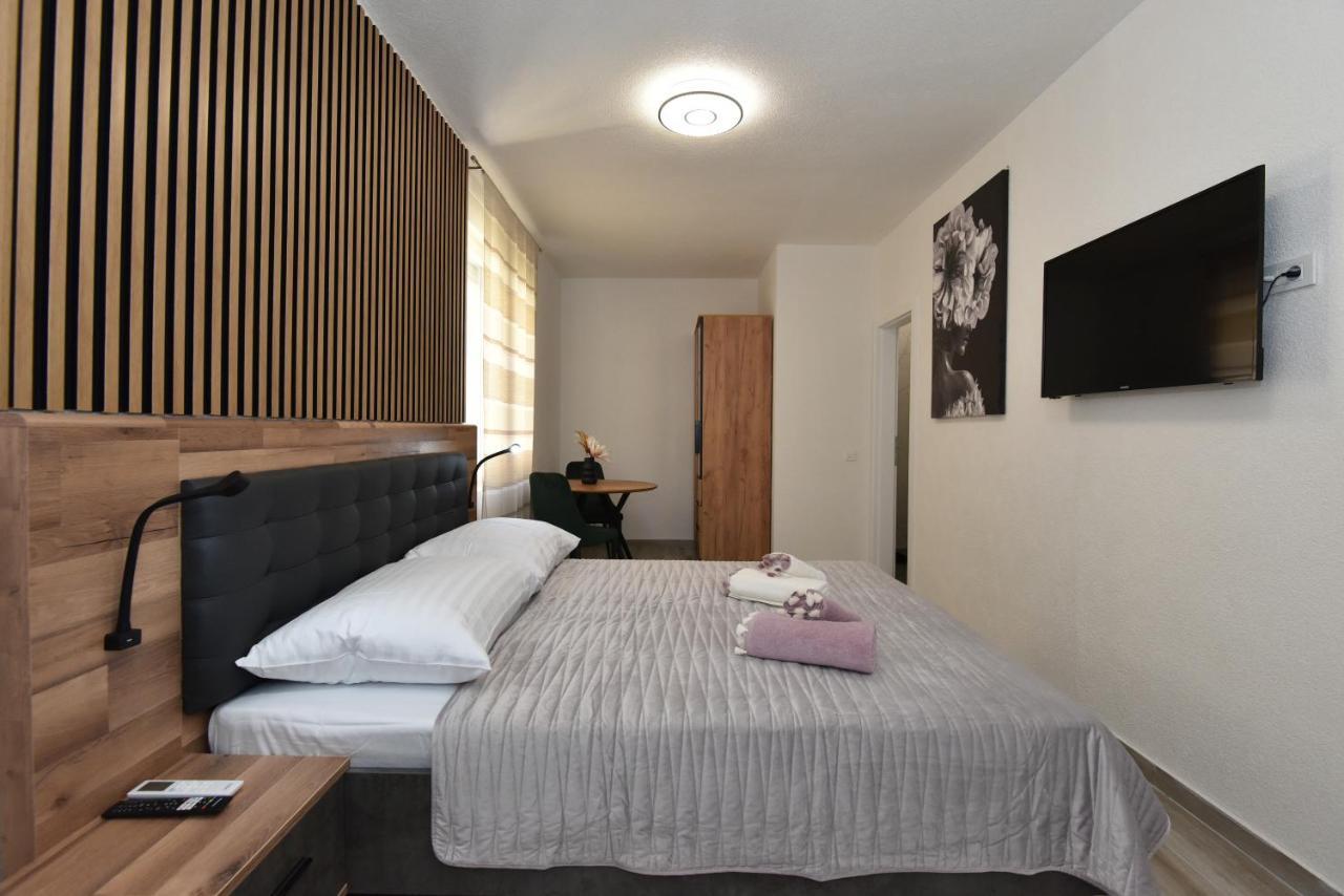 Sofia'S Studio & Room Zara Esterno foto
