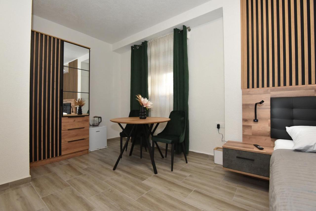 Sofia'S Studio & Room Zara Esterno foto
